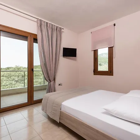 Apartament Glyfoneri